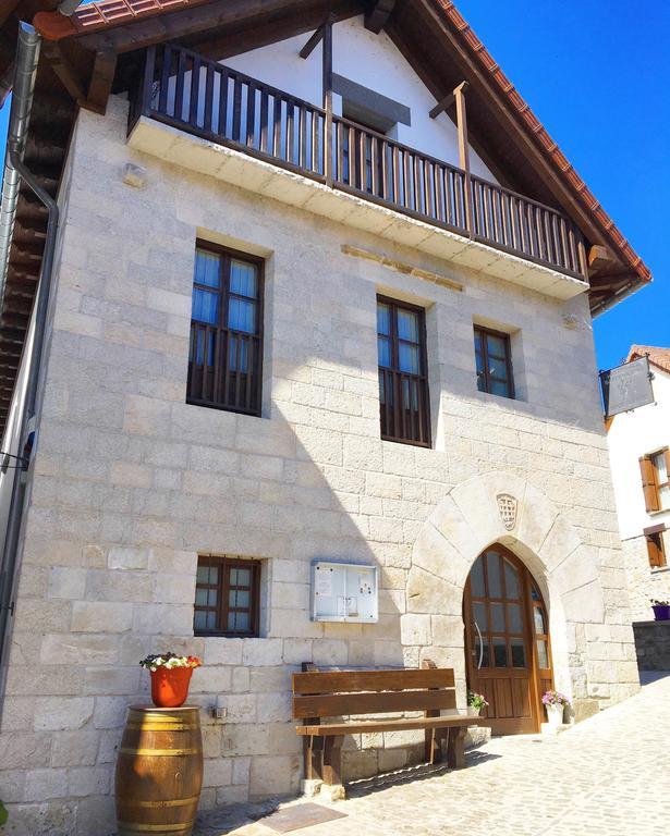 Hostal Otsoa Escároz Esterno foto